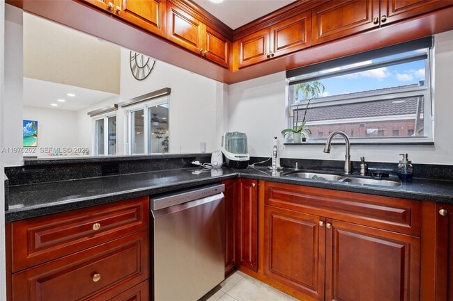 Building Photo - 6523 NW 170th Ln