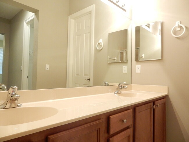 Building Photo - 661 Corte Madera Ln