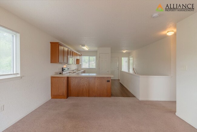 Building Photo - Town Home in West Manhattan!