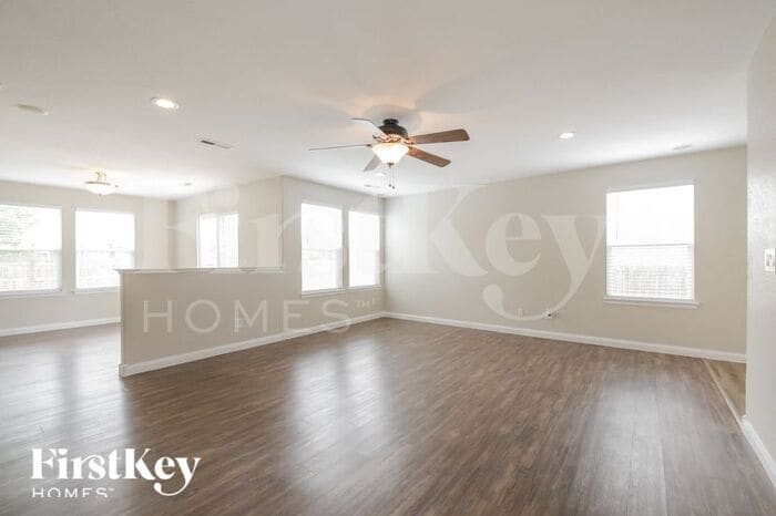 Building Photo - 892 Willow Dr