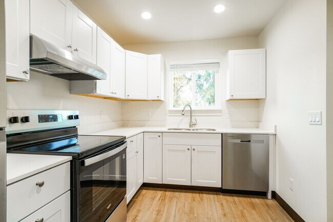 Building Photo - Stunning New Construction 1 Bedroom Cottages