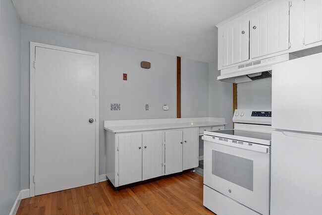 Building Photo - 31 Marion Rd