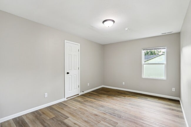 Building Photo - 714 Bethume Ct