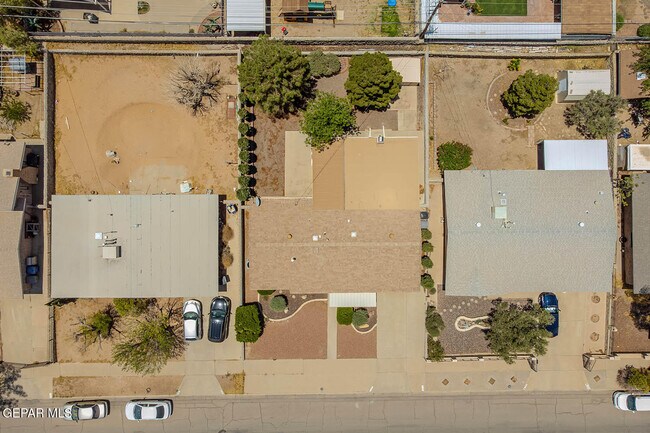 Building Photo - 2125 Pacheco Dr