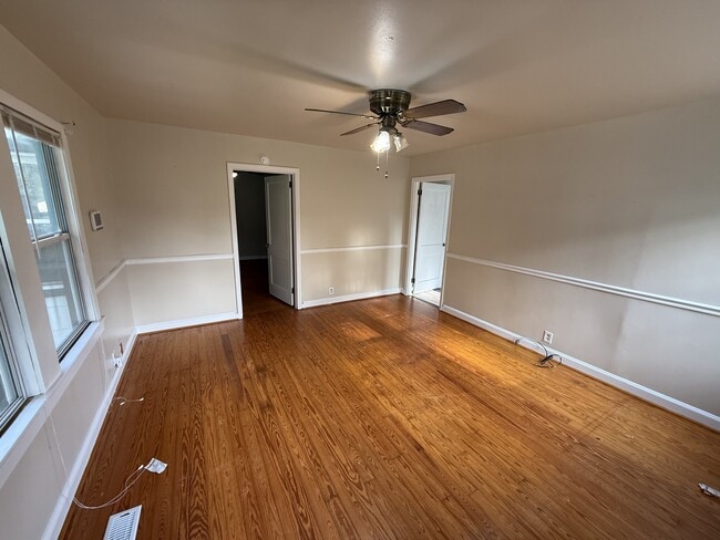 Building Photo - 421 N 34th St
