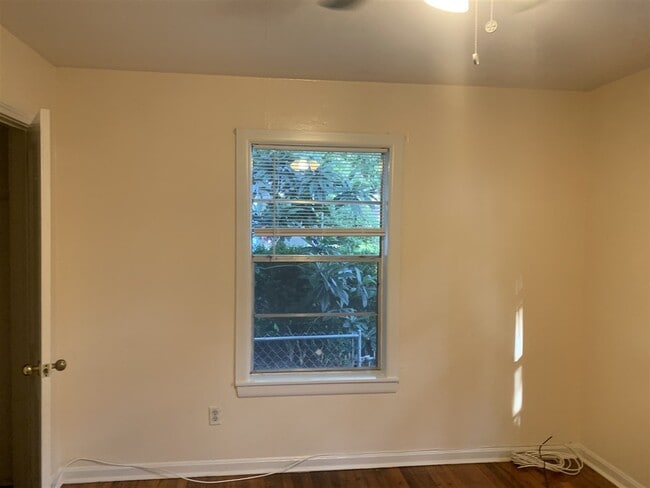 Building Photo - 1607 Jackson Bluff Rd