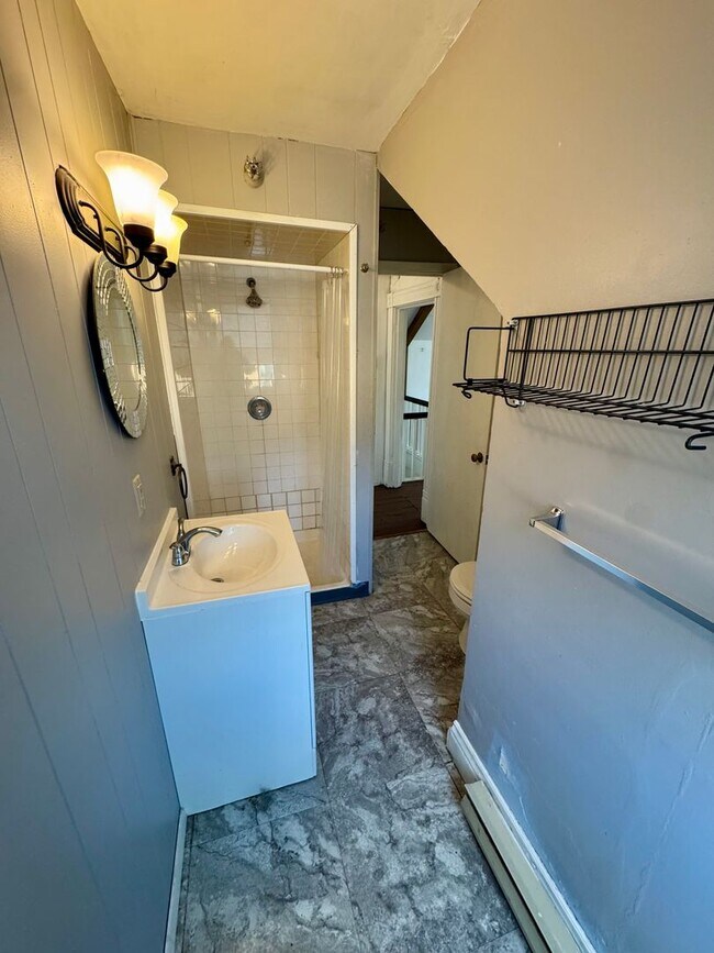 Building Photo - 4451 Highridge St