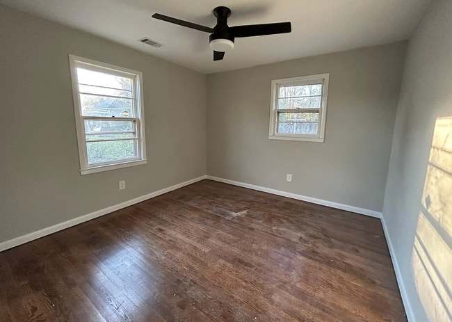 Building Photo - 1021 Old Bishop Rd