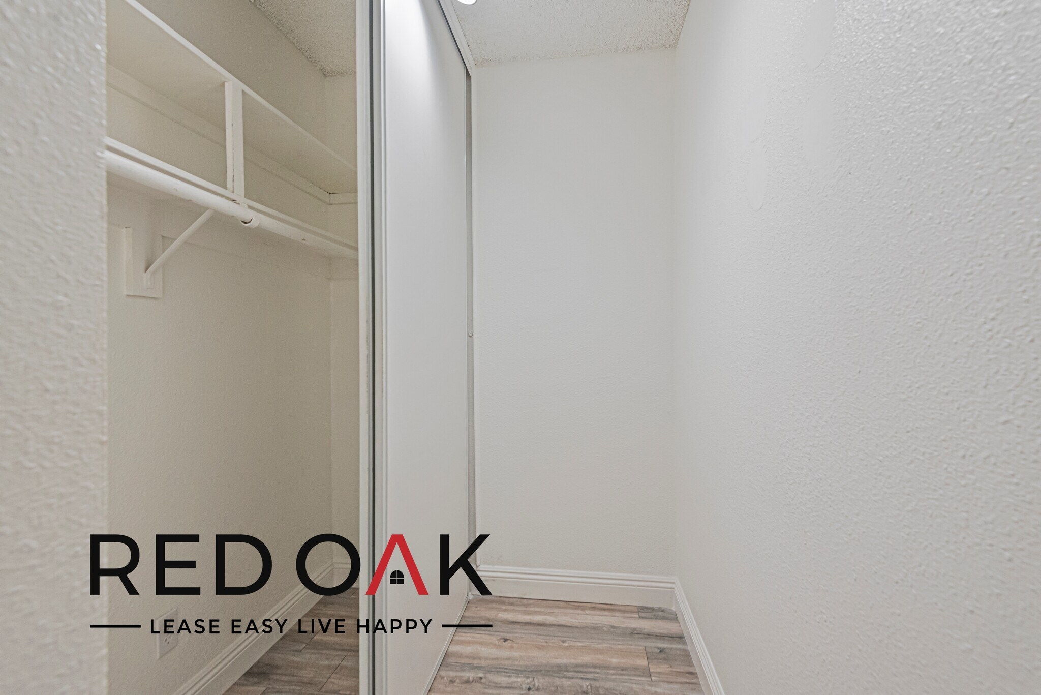 Building Photo - 227 E Ave 41