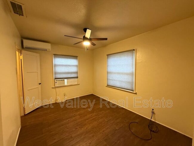 Building Photo - 1605 Howard Ave