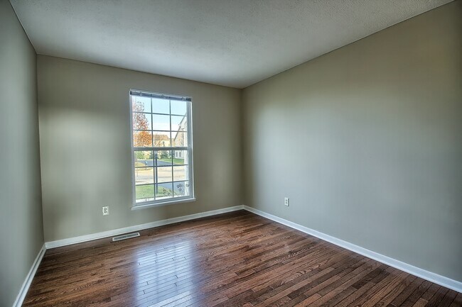Building Photo - 7233 Springview Ln