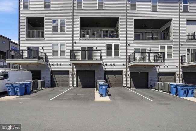 Building Photo - 43732 Transit Sq