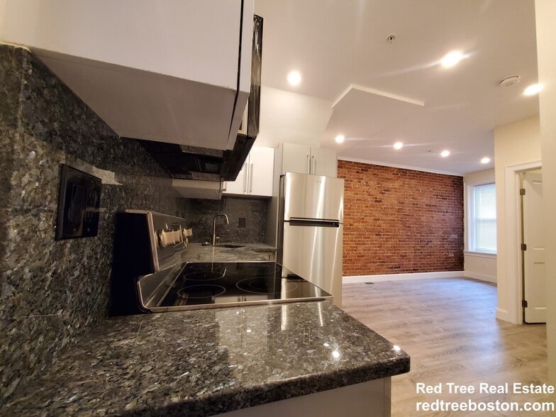 Building Photo - 1616 Beacon St