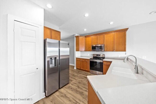 Building Photo - 2552 N Hwy A1A