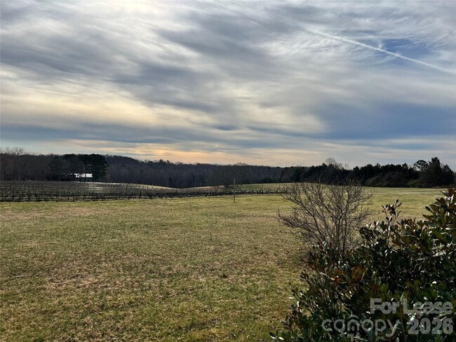 Building Photo - 149 Lytton Farm Rd