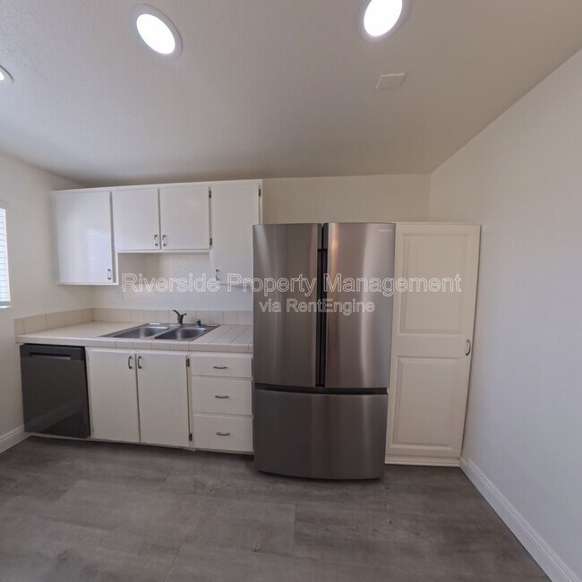 Building Photo - 2255 Cahuilla St