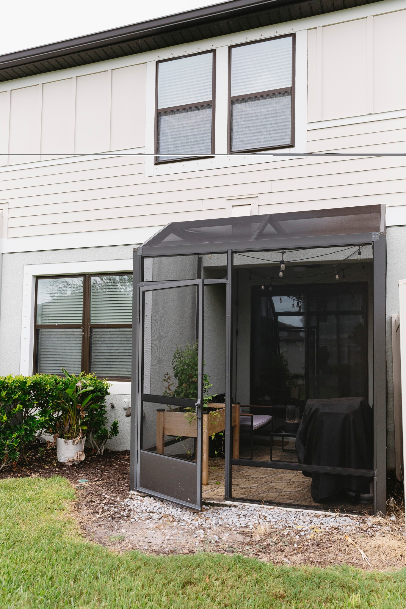 Private screened in patio - 2471 Golden Pasture Cir