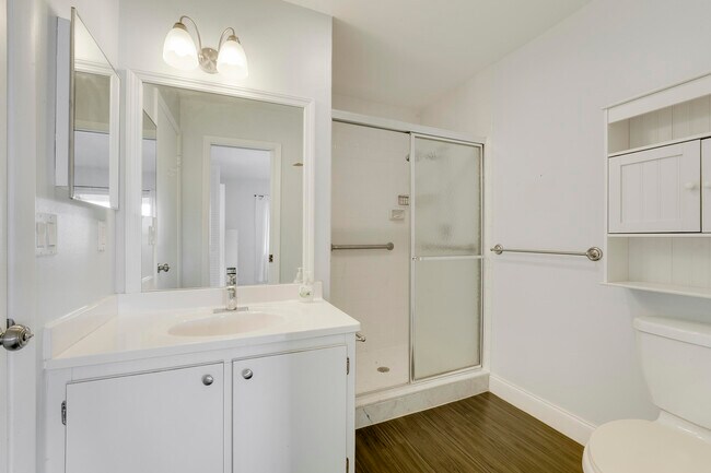 Building Photo - 13679 Date Palm Ct