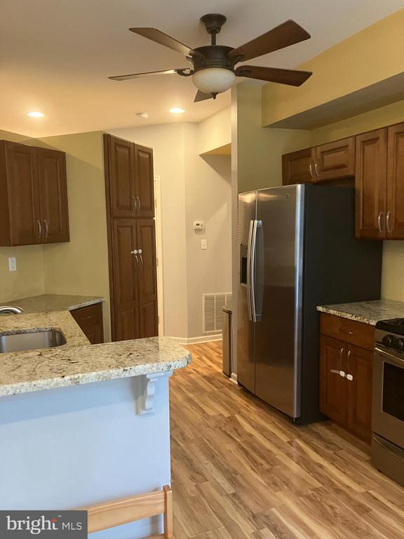 Building Photo - 7161 Elm Ct