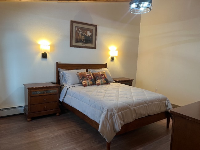 Building Photo - 2301 Lincoln