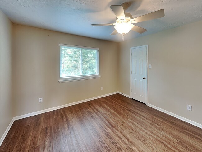Building Photo - 26887 Castlecliff Ln