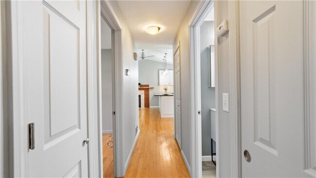 Building Photo - 40 Sachem Rd