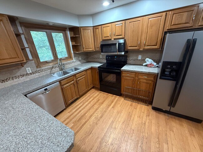 Building Photo - East Side Home for Rent