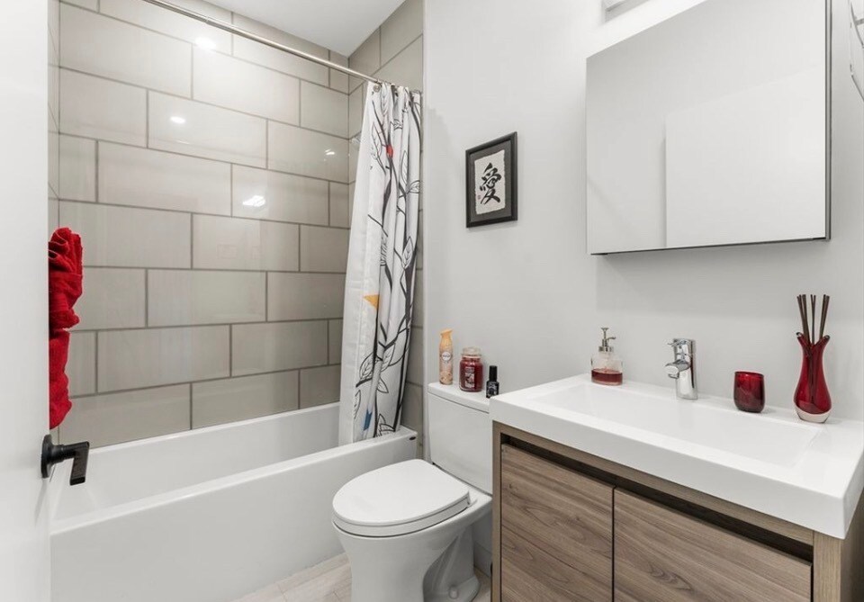 Building Photo - 191 Condor St