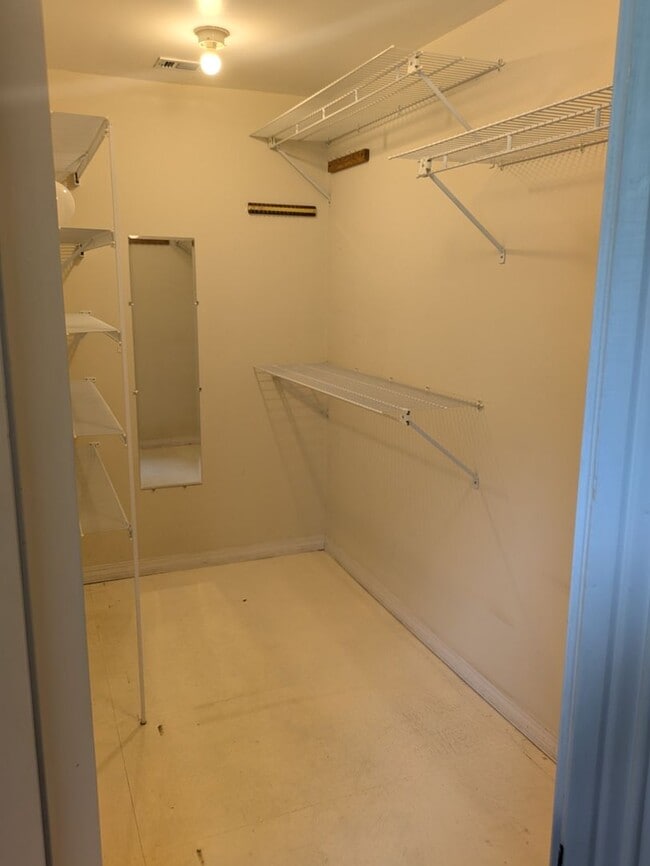 Building Photo - Beautiful home in the heart of Valdosta