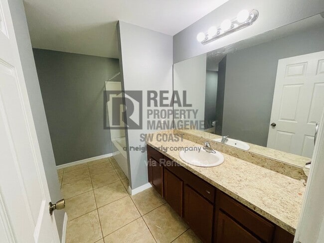 Building Photo - 443 Shadow Lakes Dr