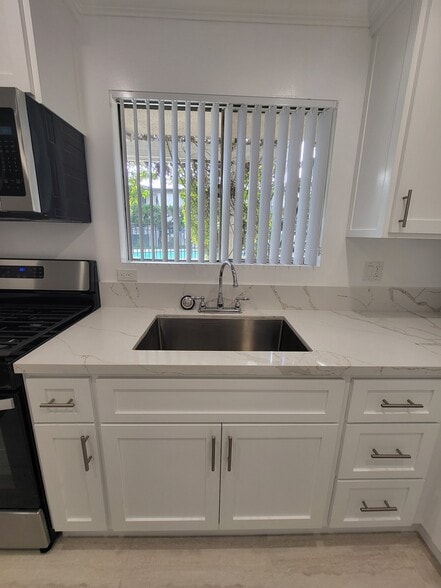 Building Photo - 8919 Longden Ave