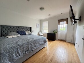 Building Photo - 19th Street