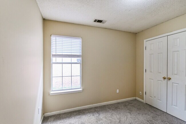 Building Photo - 8090 Bensford Ln