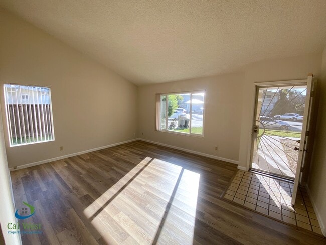 Building Photo - 421 Gwinn Ct