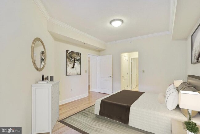 Building Photo - 502 W Broad St