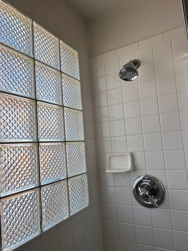 Building Photo - 3406 Erie Ave