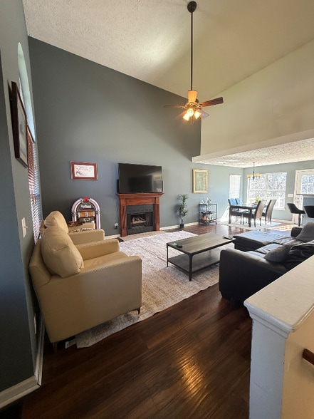 Building Photo - 669 Granwood Blvd