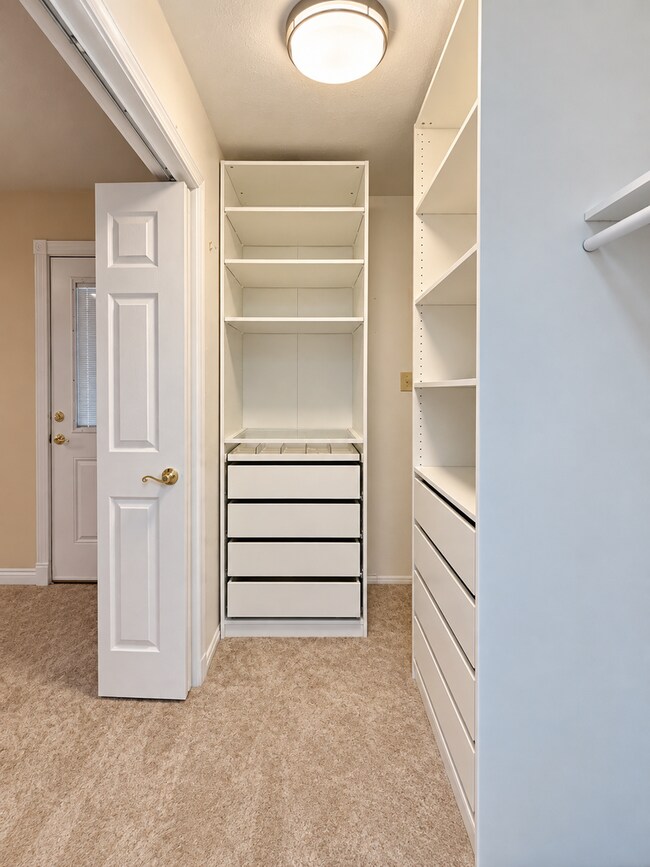 Building Photo - 4610 Chateau Park Ct