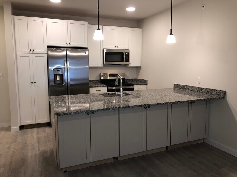 Building Photo - The Lofts at Town Center