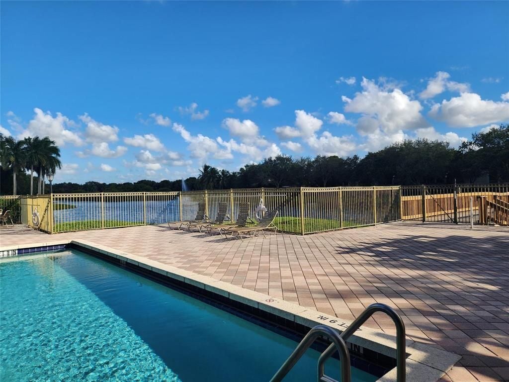 Building Photo - 2494 Centergate Dr
