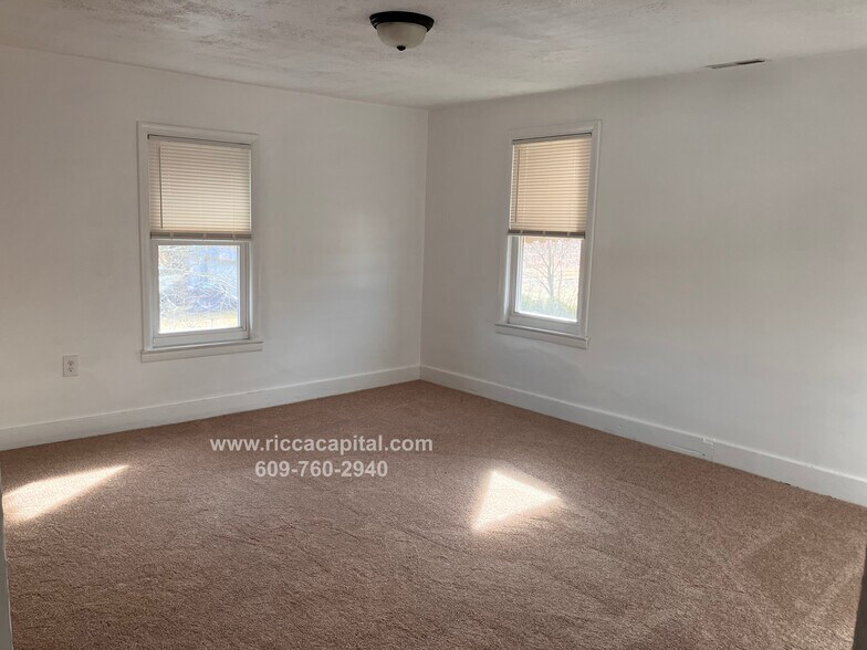 Building Photo - 685 Egg Harbor Rd