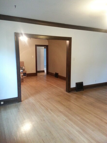 Building Photo - 1361-1363 N Hawley Rd