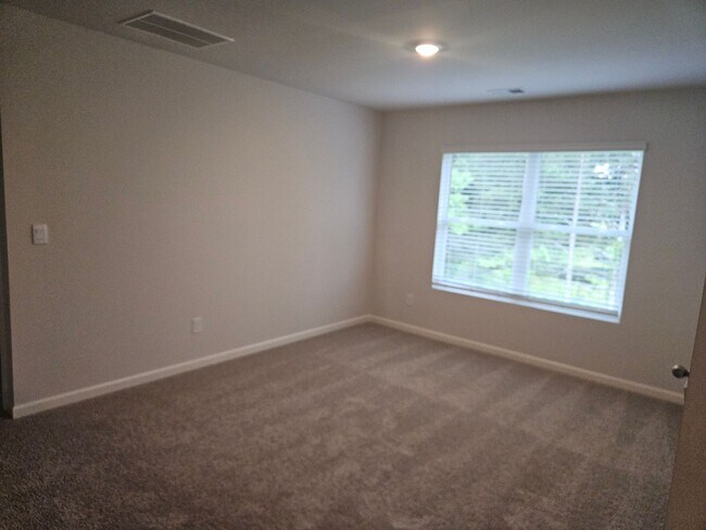 Building Photo - New Construction Five Bedroom Avail Now
