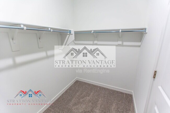 Building Photo - 7439 S 76th Dr