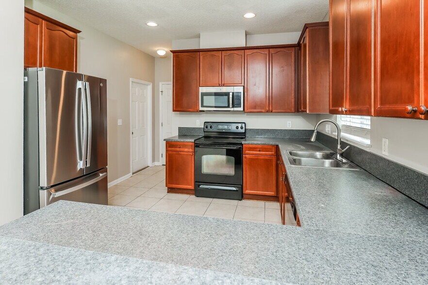 Building Photo - 276 Porta Rosa Circle