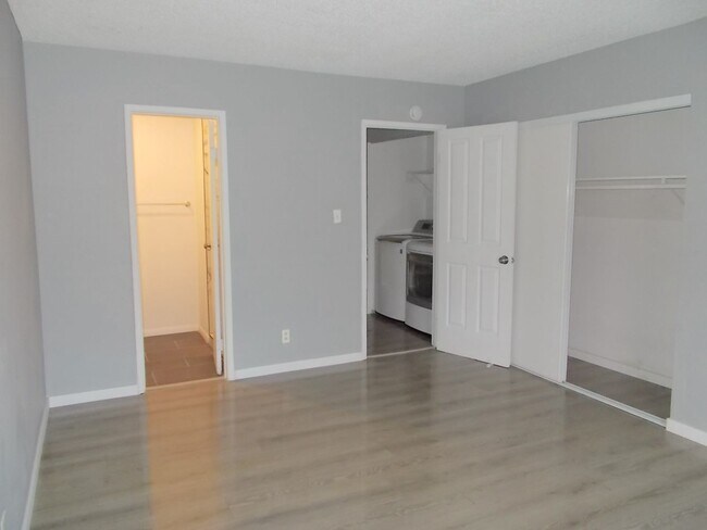 Building Photo - Beautifully Updated 3-Bedroom with an Entertainer’s Backyard