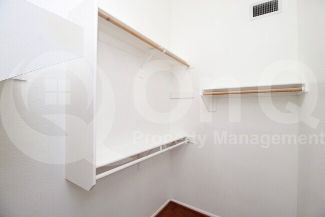 Building Photo - 254 E Nunneley Rd