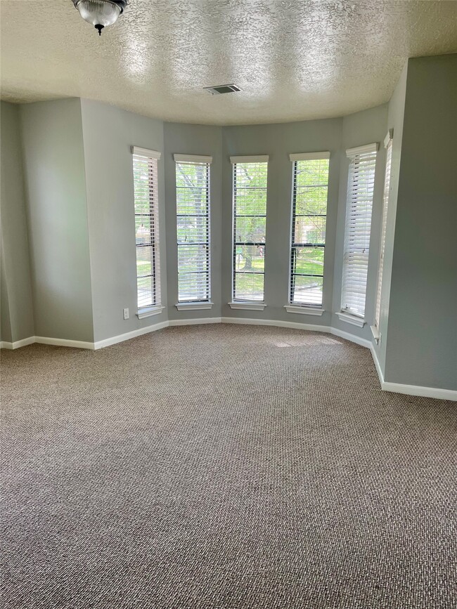 Building Photo - 21122 Harvest Hill Ln