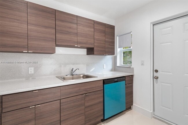 Building Photo - 540 NE 67th St