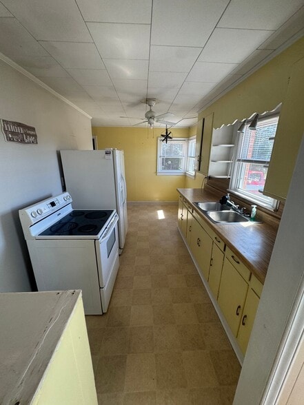 Building Photo - 6047 Suits Rd